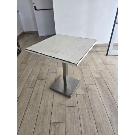 3 Tavoli 70x70 Con Base In Ferro