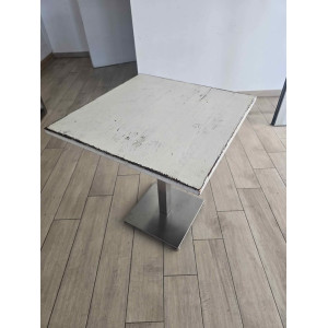 3 Tavoli 70x70 Con Base In Ferro